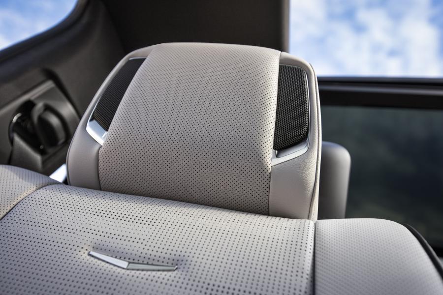 Детали интерьера Cadillac Escalade Platinum Sport 2020 года  (NA) (фото 22 из 26)